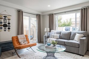 TV, fireplace, streaming services