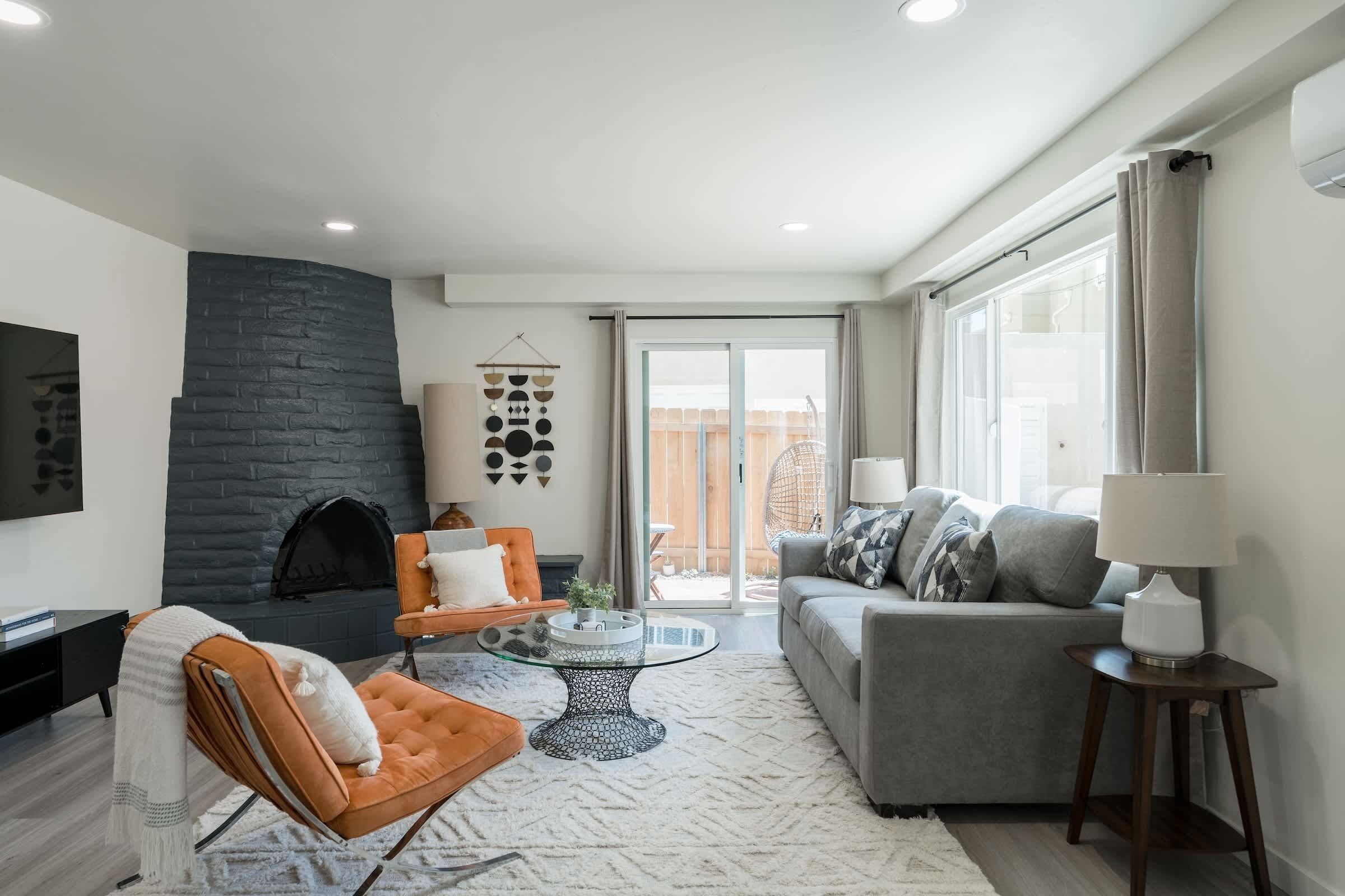 TV, fireplace, streaming services