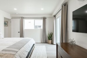 2 室のベッドルーム、アイロン / アイロン台、WiFi、ベッドシーツ