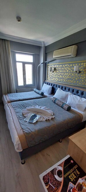Coffres-forts dans les chambres, ameublement personnalisé, bureau