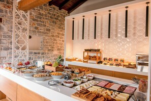 Daily buffet breakfast for a fee - Manifest Boutique Hotel (East Mani)