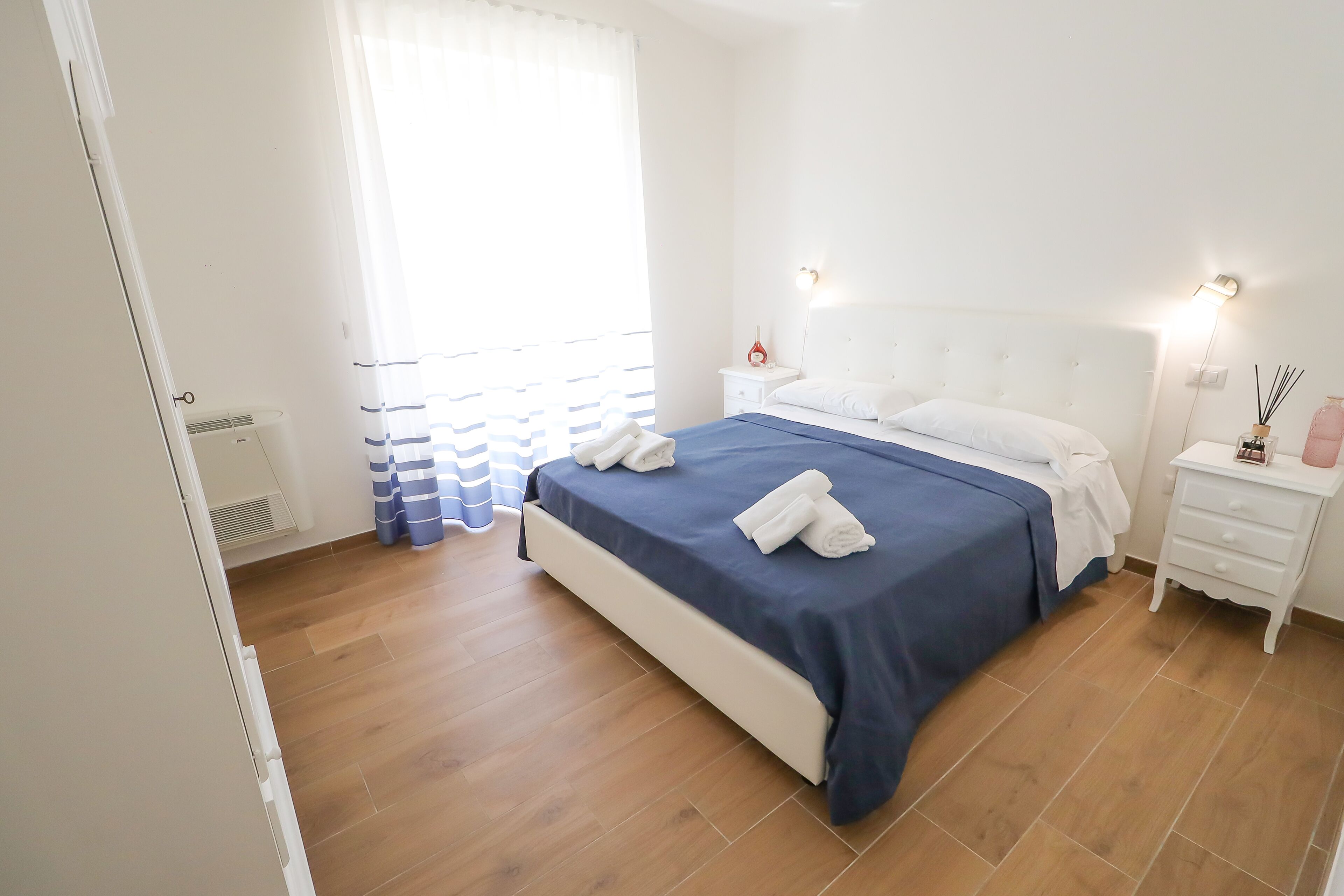Comfort-Apartment | Individuell eingerichtet, schallisolierte Zimmer, Bügeleisen/Bügelbrett