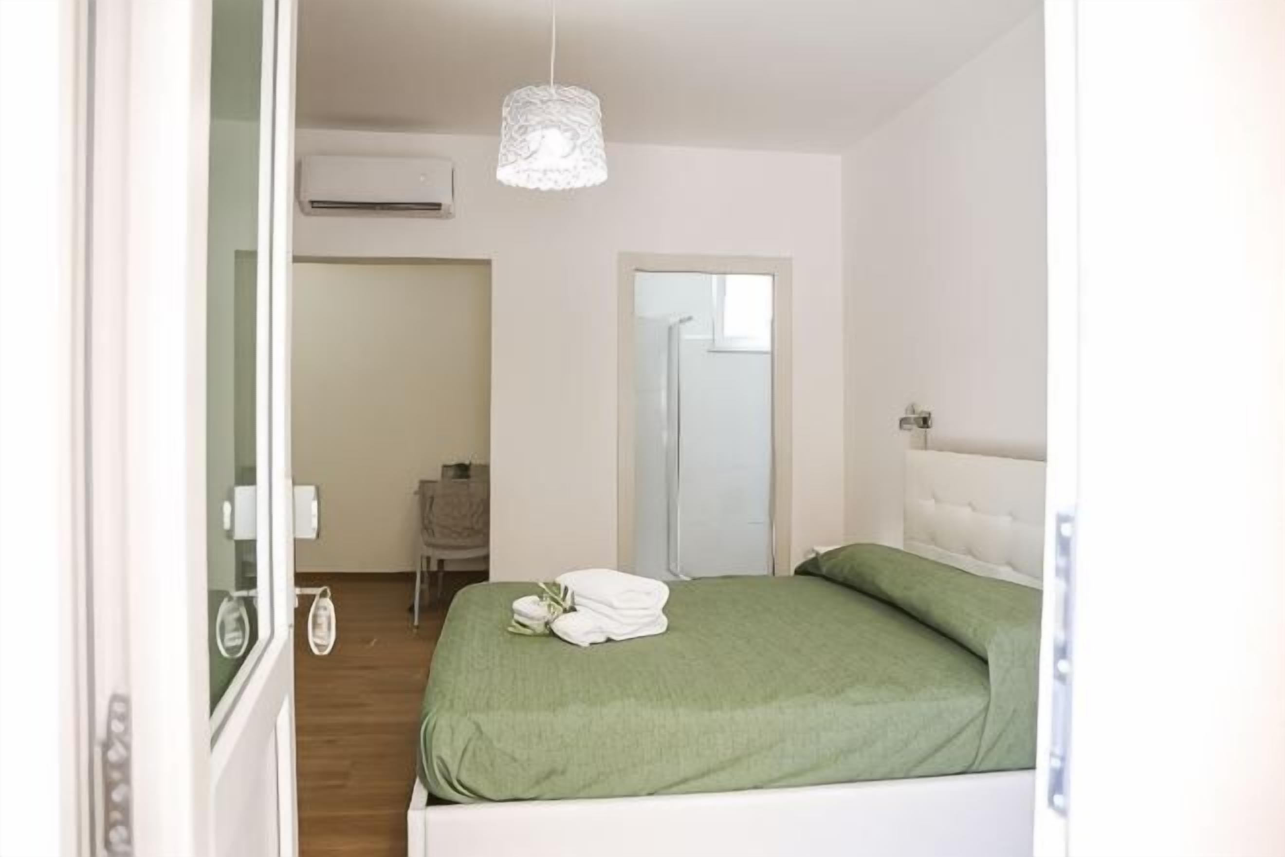 Individually furnished, soundproofing, iron/ironing board, free WiFi