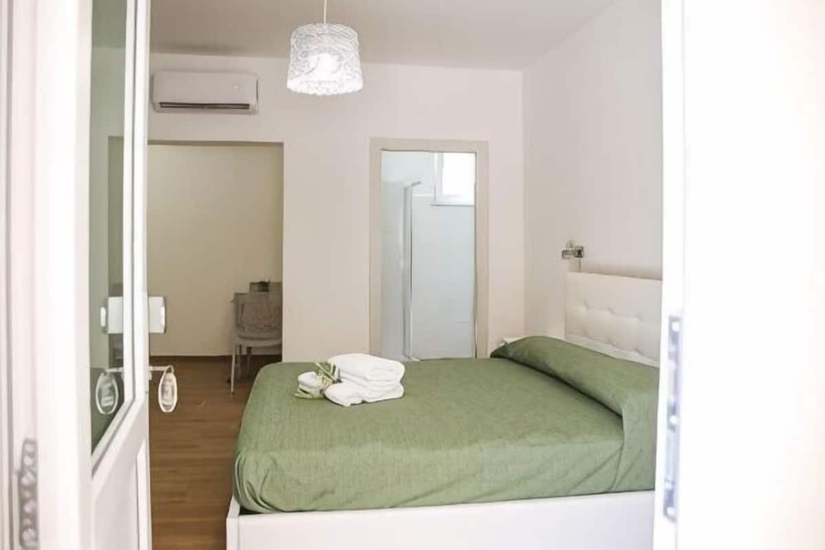 Soundproofing, iron/ironing board, WiFi (free), individually furnished