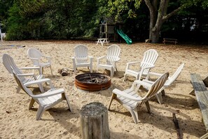 Property grounds - Goshorn Lake Resort Cottage #17 (Saugatuck)