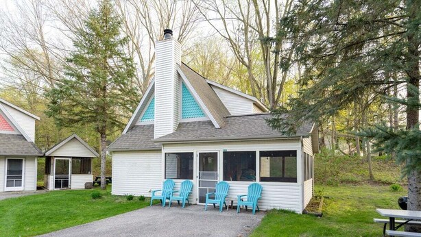 Exterior - Goshorn Lake Resort Cottage #17 (Saugatuck)