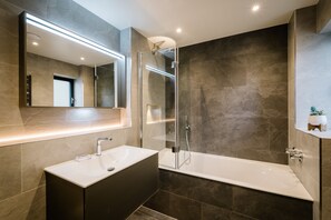 Bathroom - Cleabarrow View (Kendal)