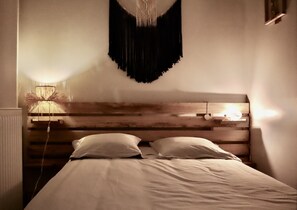 1 chambre, bureau, fer et planche à repasser, Wi-Fi