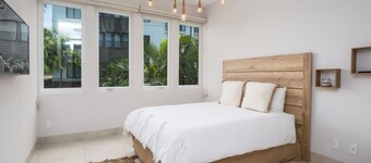 Serene Lake Retreat 3BR Laguna
