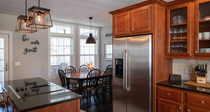 Charming Home in Douglas - Sleeps 14