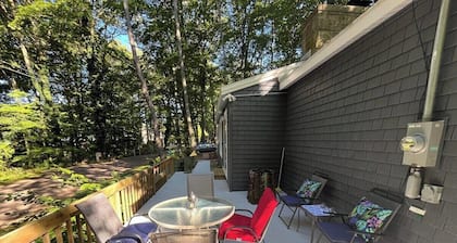 Updated Cozy Cabin near Lake Michigan