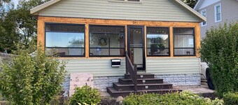 2-Bedroom Pet-Friendly Cottage | Near Downtown Holland, Walk to Dining & Parks