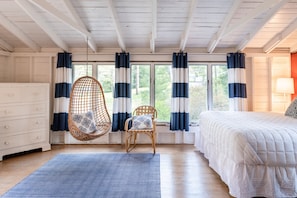 5 bedrooms, iron/ironing board, free WiFi, bed sheets - Classic Lake MI Cottage w/Beach and Incredible Views (West Olive)