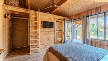 Chambre Triple Confort, salle de bains privée, vue jardin (VillaCanau ch 787)