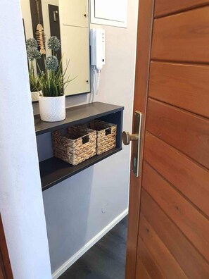 Interior - Zentrale Wohnung im Dorf, Terrasse & Boxspringbett (Sankt Peter-Ording)