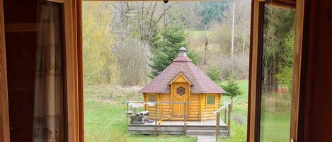 6 bedrooms, desk, iron/ironing board, free WiFi