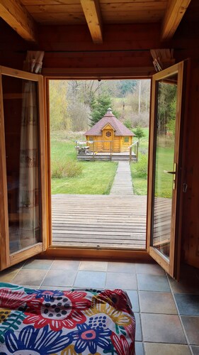 Grand chalet familial face aux montagnes