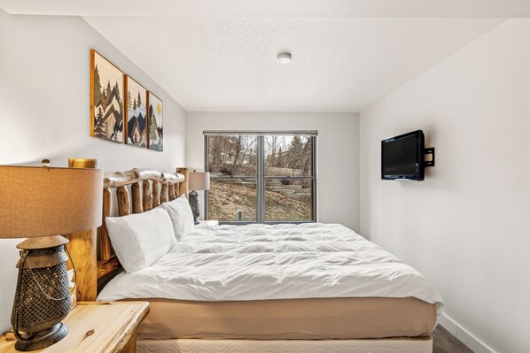 2 bedrooms, internet, bed sheets