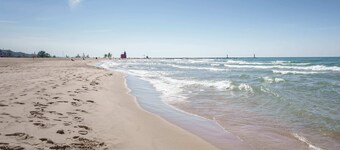 Downtown Holland Charmer