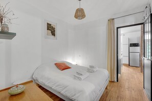1 chambre, fer et planche Ă repasser, Wi-Fi gratuit, draps fournis