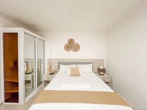 2 slaapkamers, een kluis op de kamer, een strijkplank/strijkijzer