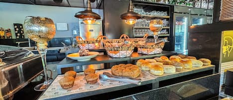 Desayuno completo incluido todos los días