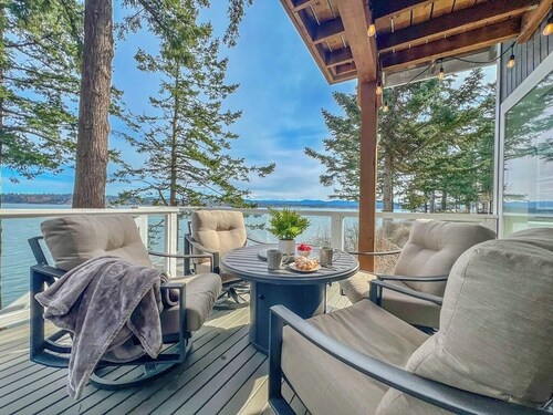 Driftwood Dreams: Guest Favorite, VIEWS, & Cozy