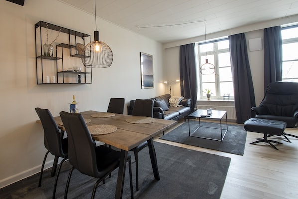 Deluxe-Apartment | Esszimmer