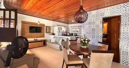 Beautiful house with 4 suites, swimming pool, complete gourmet space, 24-hour gated community