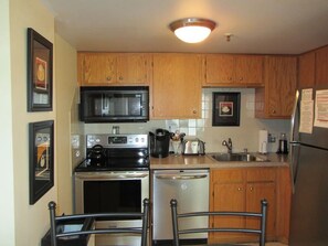 Blender, spices - Ski, Board, Tubing, Mtn Biking, inside/outside pools, Snowshoe, Silver Creek (Snowshoe)