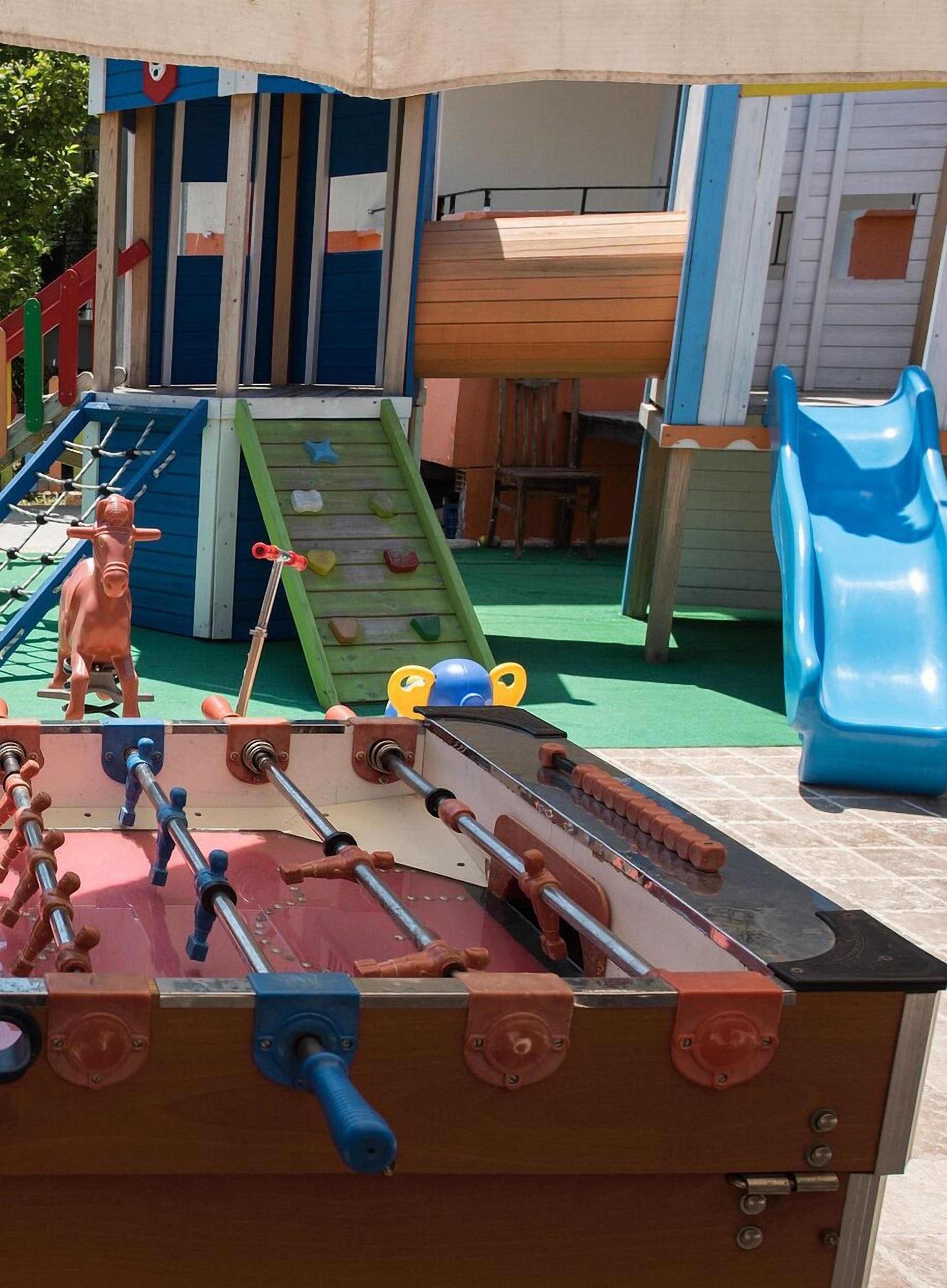 Área de juegos infantiles al aire libre