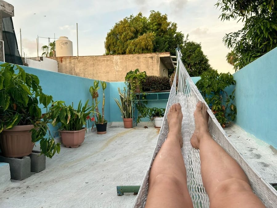 Casa clássico | Área de estar | TV de tela plana 52 polegadas com canais a cabo, TV