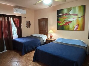 Casa clássico | 3 quartos, roupas de cama premium, Wi-Fi de cortesia, roupa de cama