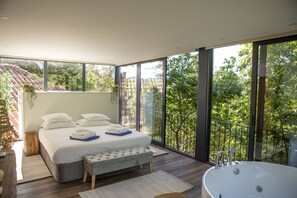 Trädkoja Deluxe | Individuell inredning, gratis wi-fi och sängkläder