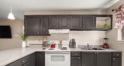 Team Readyâą King Bedâą 3 TVsâą Kitchenâą Parkingâą W/D