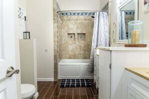 花灑/浴缸組合、風筒、提供毛巾、番梘