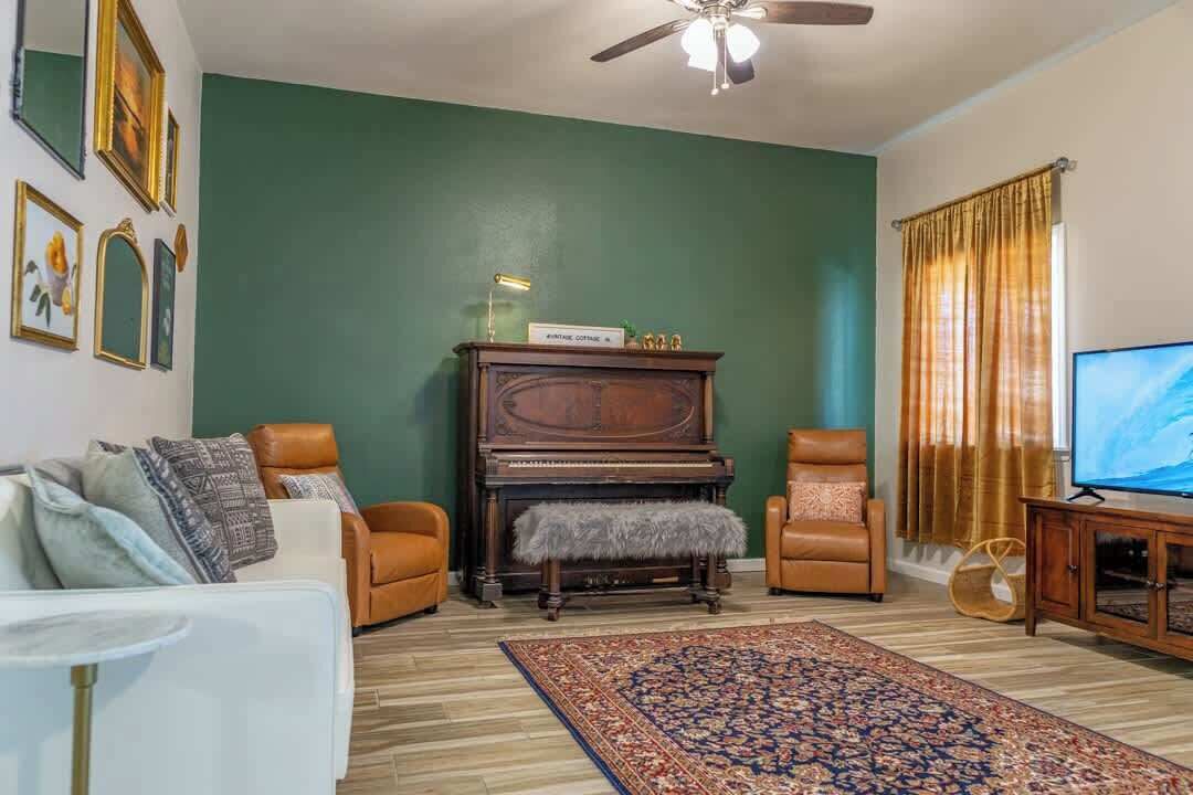 Una Smart TV, un reproductor estéreo