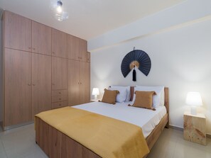 3 habitaciones, ropa de cama hipoalergénica y escritorio 