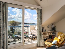 คอทเทจ | ภายใน