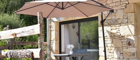 ChaumiĂšre romantique, baignoire Ă remous (L'Ătoile Spa) | ExtĂ©rieur