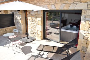 Romantic Cottage, Hot Tub (L'Étoile Spa) | Garden - Gites spa de Charme L Etoile SPA (Beynac-et-Cazenac)