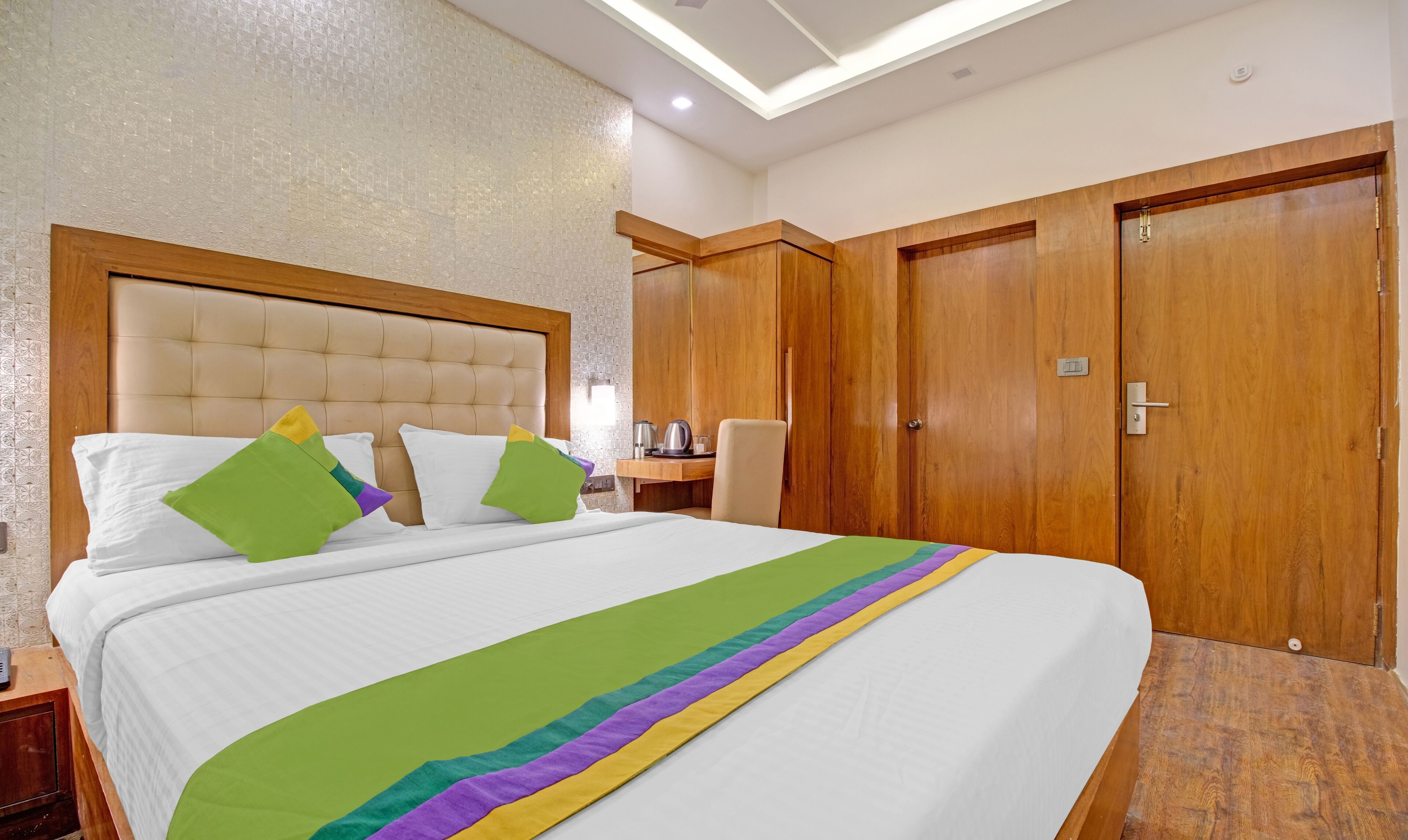 Standard Double Room | Desk, iron/ironing board, rollaway beds, bed sheets