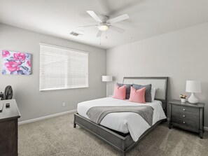 3 bedrooms, desk, iron/ironing board, WiFi (free)