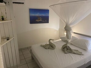 1 Schlafzimmer, Reisekinderbett, kostenloses WLAN, Bettwäsche