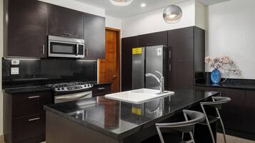 Fridge, microwave, oven, stovetop