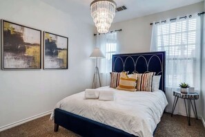 4 bedrooms, iron/ironing board