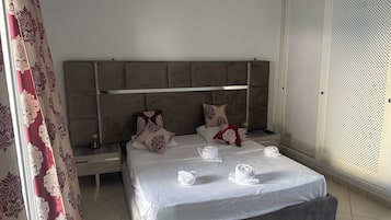 3 bedrooms, iron/ironing board, travel cot, WiFi