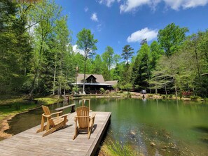 Terrace/patio - Pet-Friendly Waterfront² Lodge | Hot Tub, Fire Pit & Game Room (Cherry Log)