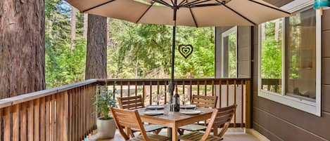 Outdoor dining
