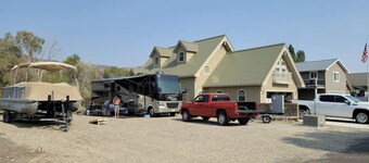 RV space on the River Unit B -minutes from Gorge concerts